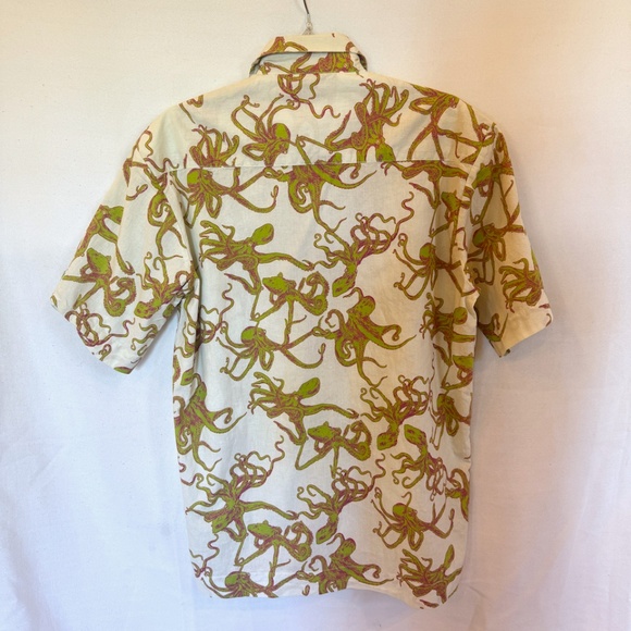 EBAY store Embroidered Logo Octopus Short Sleeve Button Down Shirt - Picture 6 of 8